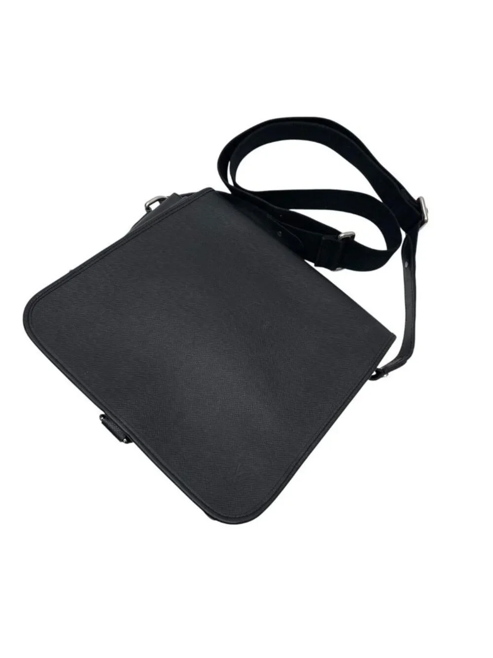 Louis Vuitton Taiga Leather Andrei Shoulder Messenger Bag
